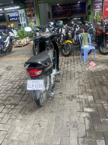 វ៉ៃដូរម៉ូតូនៅស្អាត