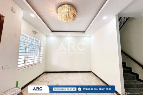 វីឡាកូនកាត់លក់បន្ទាន់នៅក្នុង វីឡាទួលសង្កែ ឬស្សីកែវ