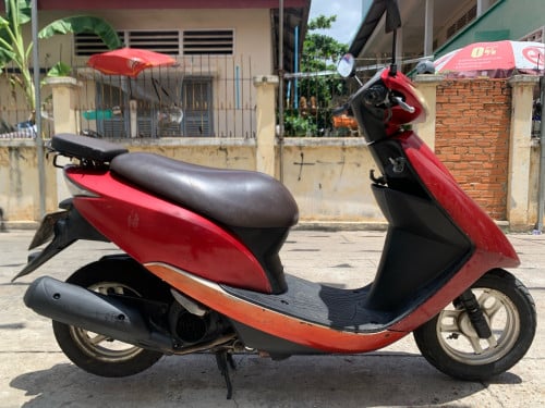ម៉ូតូលក់​