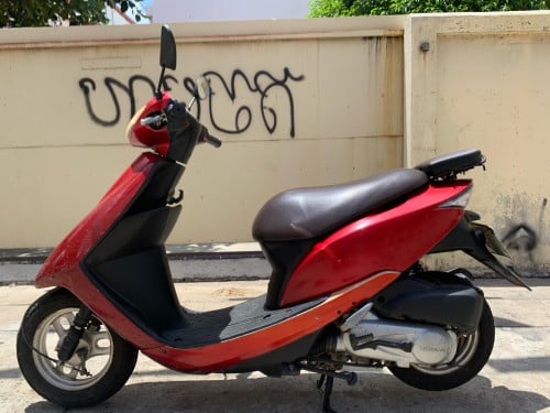 ម៉ូតូលក់​