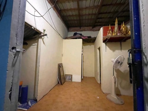 លក់ផ្ទះតំលៃល្អក្រោម1000$បានផ្ទះក្នុងក្រុង