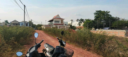 ដីលក់បន្ទាន់ខ្លង តម្លៃធូរ ចរចារបាន