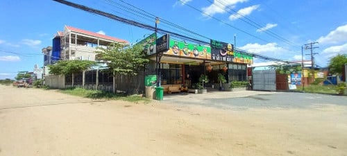 ដីកែងលក់តាមបណ្តោយផ្លូវជាតិលេខ៣