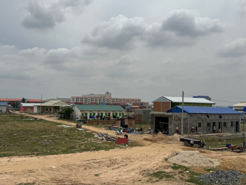 ដី​ និង​ ផ្ទះ​ លក់​