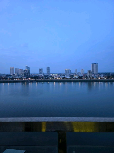 ខុនដូមានសម្ភារះផ្ទះបាយមួយឈុតក្រែមានស្រាប់ម៉ាសិនត្រជាក់ដ៏ប្រណិត