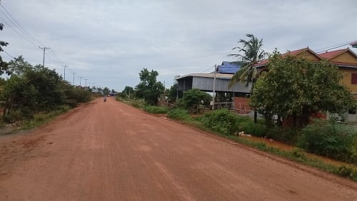 ដីភូមិ លក់ប្រញ្ញាប់លុយ ចម្ងាយ10kmពីស្ពឺ