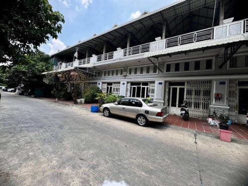ផ្ទះ 4.2*16 បុរីលឹមឈាងហាក់ ស្ពានដែក