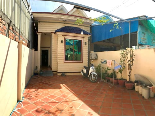 [ផ្ទះលក់បន្ទាន់ ឡៃឡុងខាត]