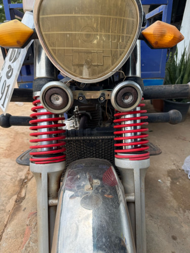 ម៉ូតូ ដឹក $950 មានកាត់ទ្រី ចរចា