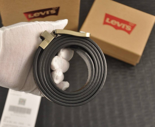 ខ្សែក្រវាត់ / Belt ( Levi’s Belt )