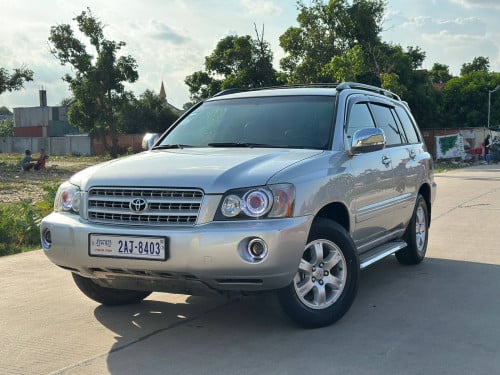 ឡានលក់Highlander ឆ្នាំ 2002 ម៉ាសុីន 6 ប៉ុង 1 ទើបរៀបចំហើយ ឡានថ្មីស្អាតលះ ធានាមិនកាត់តស្ងោប្តូរពណ៍