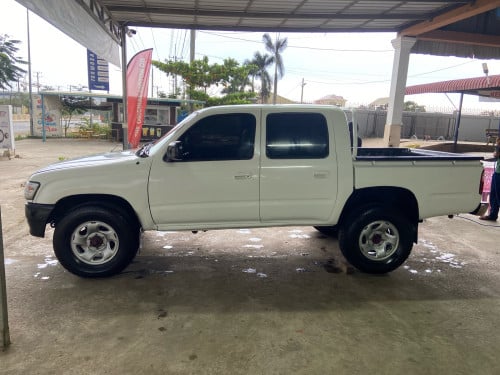 លក់Hilux tiger 99 ឡើង 02 លេខដៃកាប់ពីតាស់4*4wd