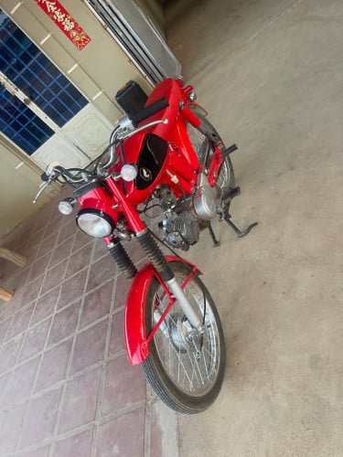 លក់វត្ថុបុរាណមួយគ្រឿង Honda ផលិតឆ្នាំ1967ប្រេីអង់យា បងប្អូនចាប់អារម្មណ៍ទាក់ទង់មកបាន