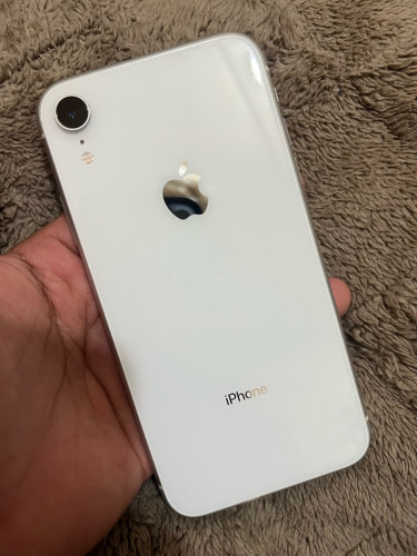 តោះបងៗ i phone XR ធានានៅស្អាតទាំងអស់ លក់ជួនបងៗ 130$