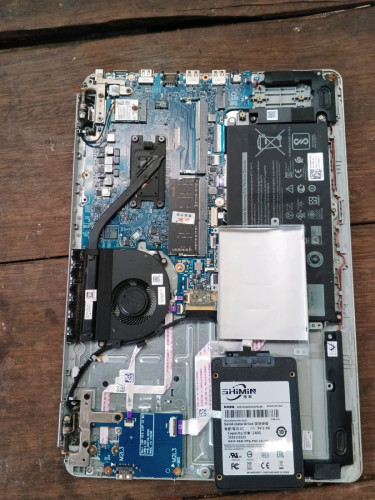 លក់i5)R4)8GSSD240Gនៅស្អាតអត់ឆ្នាំងសាក