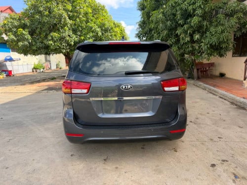 ស្តុកថ្មី Kia Carnival 2015 Full Option
