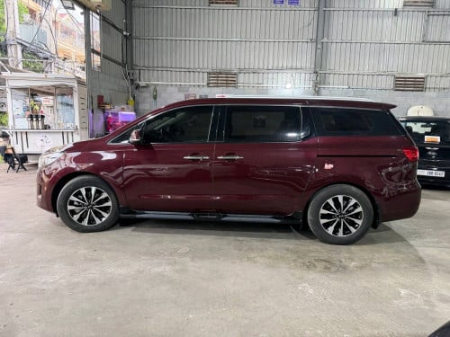 ស្តុកថ្មី Kia Carnival 2015 Full Option