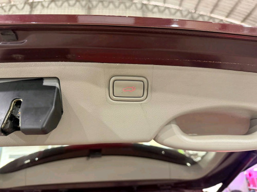 ស្តុកថ្មី Kia Carnival 2015 Full Option
