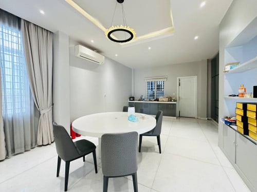 វីឡាទោលម៉ូឌែន (Modern) ក្នុងបុរី អង្គរភ្នំពេញ2 ត្រូវការលក់បន្ទាន់ខ្លាំង