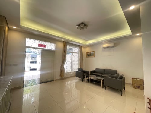 វិឡាភ្លោះសំរាបលក់ក្នុងបុរី Orkide ផ្លូវ២០០៤