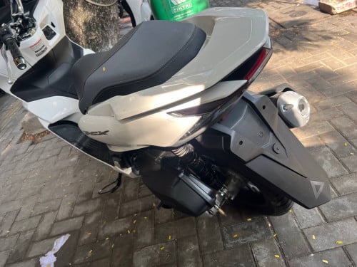 លក់បោះដុំ pcx2022 ជប៉ុន 2780$