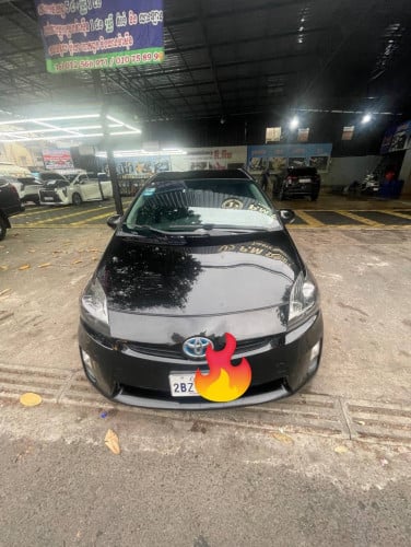 ឡាន Prius 010 Option3 ខ្មៅ (ម្ចាស់ផ្ទាល់ ប្រើផ្ទាល់ខ្លួន)  ឡានថ្មី 99% ចង់លក់វិញ 14500$
