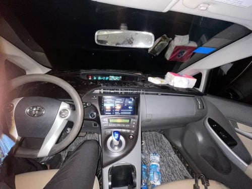 ឡាន Prius 010 Option3 ខ្មៅ (ម្ចាស់ផ្ទាល់ ប្រើផ្ទាល់ខ្លួន)  ឡានថ្មី 99% ចង់លក់វិញ 14500$