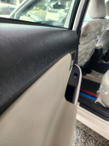 កំពូលថ្មី Prius 2014 option3 SOLA មូល1លាន%