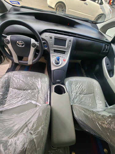 កំពូលថ្មី Prius 2014 option3 SOLA មូល1លាន%