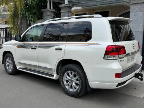 ទេីបកាត់បានក្តៅៗបងប្អូន​ Toyota Landgruiser 2017ថ្មីគ្មានទាស់​ ឡានសាណុំស្រុីន​ តោះដាក់ម៉ូយបាន