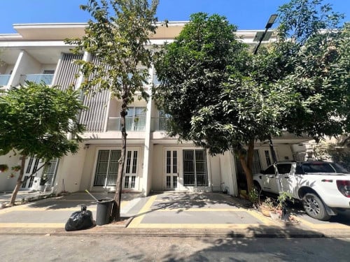 🏡 Link Villa for rent in Borey Chip Mong Sen Sok, - Asking Price $700 month