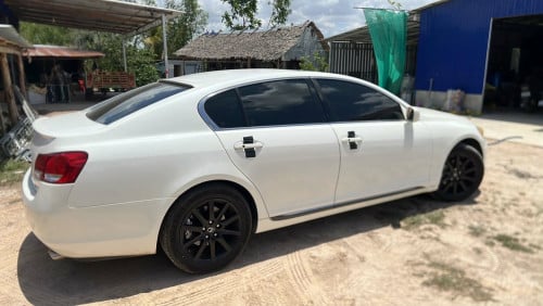 ញ៉ាប់លុយ 💵 full option ប៉ុង1 ឆ្នាំ 06 នៅស្អាតទាំងអស់ 16000$ចរចា  097 861 6628