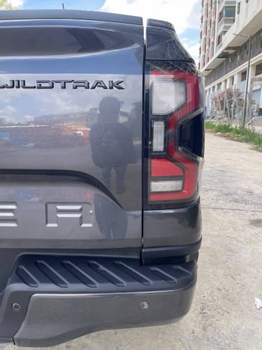 ខ្ចីញីញ Wildtrak 2024 BiTurbo 2CA ប្រផេះ