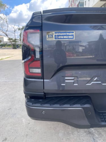 ខ្ចីញីញ Wildtrak 2024 BiTurbo 2CA ប្រផេះ