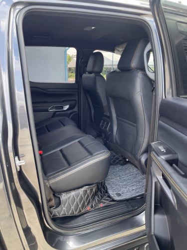 ខ្ចីញីញ Wildtrak 2024 BiTurbo 2CA ប្រផេះ