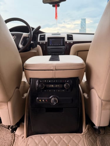 2008 Escalade ESV តួវែង