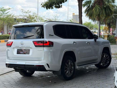 2022 VX.R TWIN TURBO 4000km អារ៉ាប់