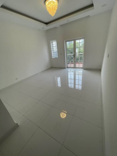 4.2x14 cm សល់មុខផ្ទះ5m ចតឡានបាន  ម៉ាសុីន3
