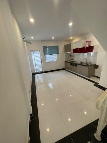 4.2x14 cm សល់មុខផ្ទះ5m ចតឡានបាន  ម៉ាសុីន3