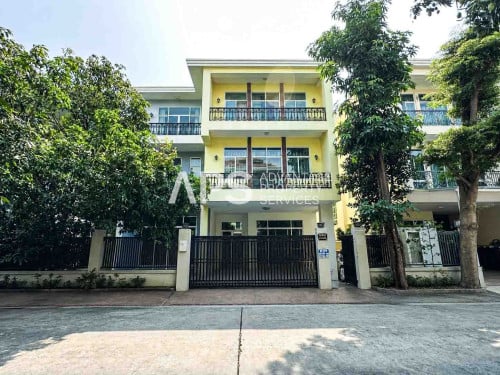 5+2 Bedroom Villa For Rent - | Tonle Basak | Phnom Penh