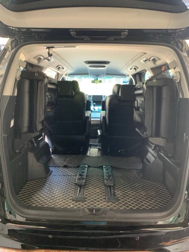 Alphard 012 កៅអីម៉ាស្សា ទូរទឹកកក