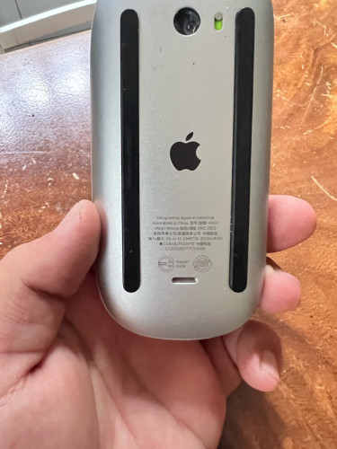 Apple Magic Mouse 2 (Wireless / Rechargeable) - Good Condition
