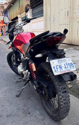 APRlLlA ETX  510$ , 150cc , 2016 , Ltaly have lD card