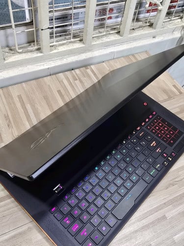 ASUS Zephyrus GX701LWS