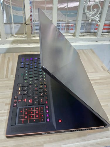 ASUS Zephyrus GX701LWS