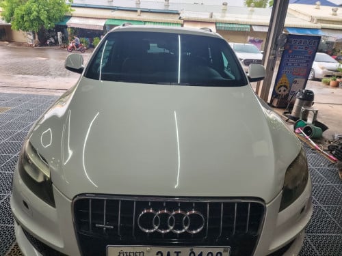 Audi Q7 S-line ម៉ាស៊ុត