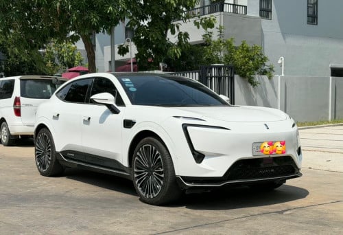 AVATR 11 2024 Full Option Vip 4seat (ទូរទឹកកក កៅអីម៉ាស្សា)