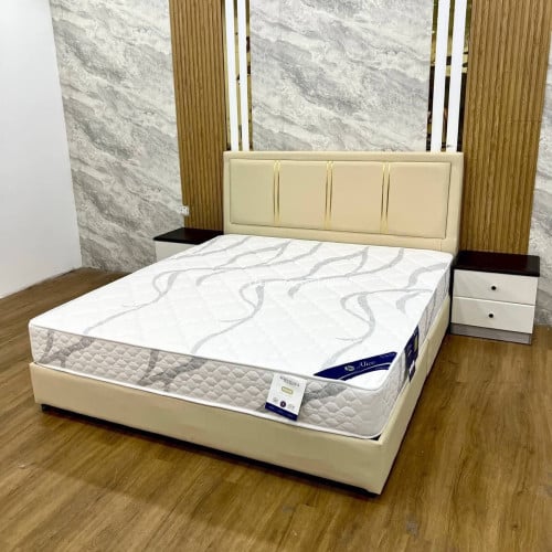 Bed 100%