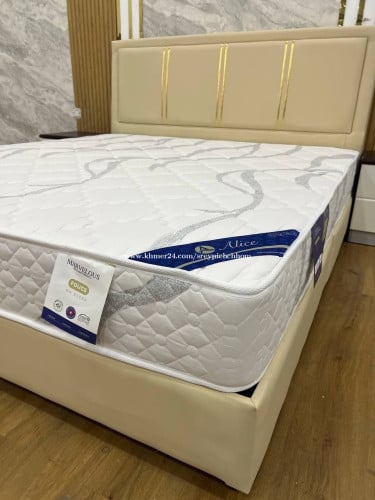 Bed 100%