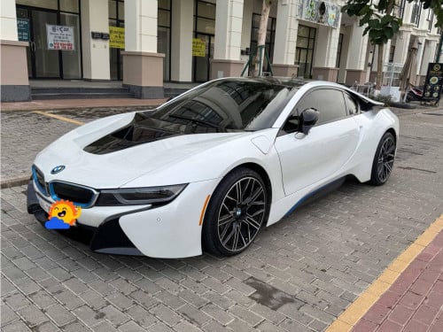 BMW i8 full Option 2015 Auto Check 89ពិន្ទុ​​ ម្ចាស់ផ្ទាល់​​ ​​100គម សុីសាំង​ 4លីតប៉ុណ្ណោះ